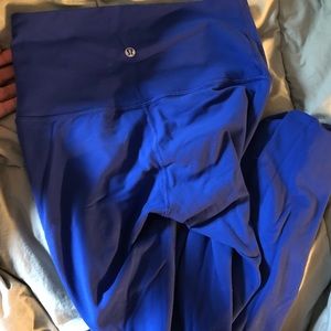 Wonder Under high rise royal blue leggings